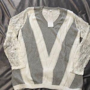 Vneck sweater gray and white